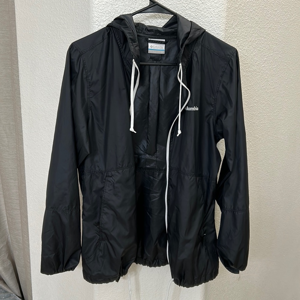 Columbia wind breaker